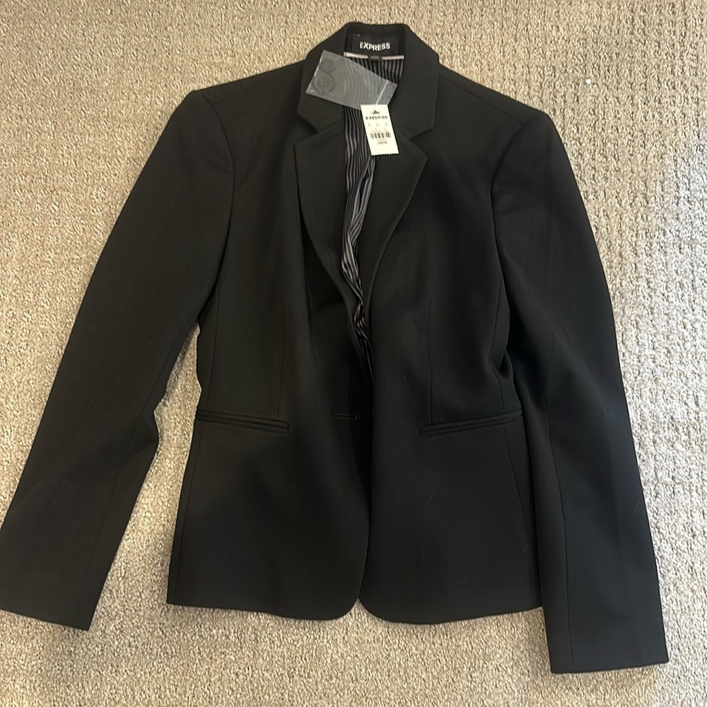 Express blazer brand new never worn. Smoke and pet free home.